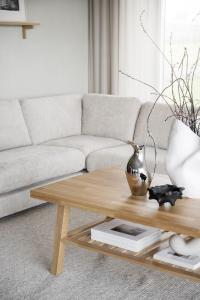 Duncan 1-sits Hörn/fåtölj ljusgrått Robin#01 (k3), en produkt av hög kvalitet till bra pris från Ulfåsa möbler