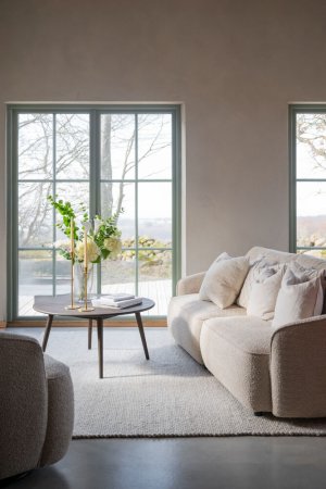 Norris soffa 3-sits ljusbeige tyg Anna #2 (k3), en produkt av hög kvalitet till bra pris från Ulfåsa möbler