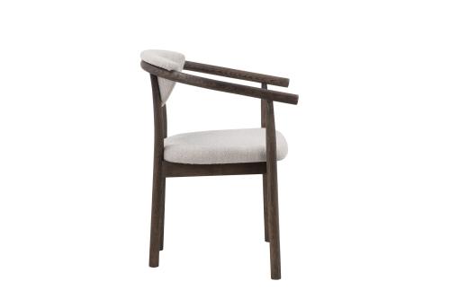 RYAN Matstol i brunoljad ek,beige boucle, en produkt av hög kvalitet till bra pris från Ulfåsa möbler