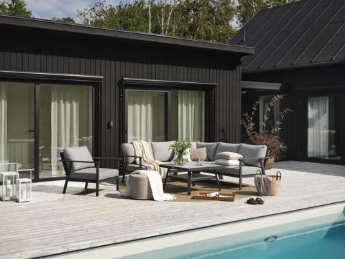 Samvaro Low mittdel Antracit/Pearl grey, en produkt av hög kvalitet till bra pris från Ulfåsa möbler