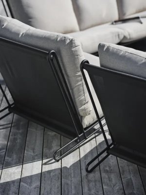 Blixt loungefåtölj Svart/Cley beige, en produkt av hög kvalitet till bra pris från Ulfåsa möbler