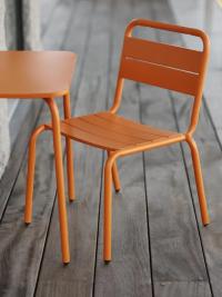 Nera barnstol Orange, en produkt av hög kvalitet till bra pris från Ulfåsa möbler