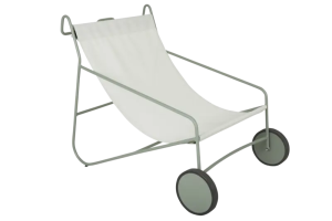 Poul Chair loungefåtölj Dusty green/Off-white, en produkt av hög kvalitet till bra pris från Ulfåsa möbler