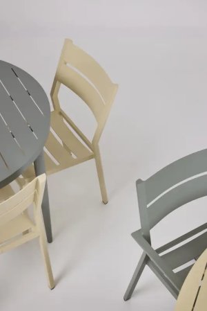 Bigby matbord Dusty Green, en produkt av hög kvalitet till bra pris från Ulfåsa möbler