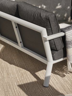 Delia divansoffa Light Grey/Nearly Black, en produkt av hög kvalitet till bra pris från Ulfåsa möbler