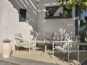 Bendt 2-sitssoffa Pearl White/Teddy Beige, en produkt av hög kvalitet till bra pris från Ulfåsa möbler