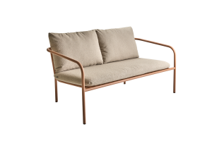 Bendt 2-sitssoffa Peach/Teddy Beige, en produkt av hög kvalitet till bra pris från Ulfåsa möbler