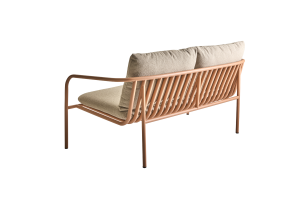 Bendt 2-sitssoffa Peach/Teddy Beige, en produkt av hög kvalitet till bra pris från Ulfåsa möbler