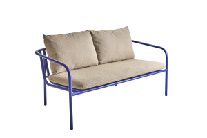 Bendt 2-sitssoffa Indigo Blue/Teddy Beige, en produkt av hög kvalitet till bra pris från Ulfåsa möbler