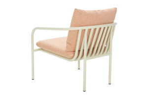 Bendt fåtölj Pearl White/Teddy Orange, en produkt av hög kvalitet till bra pris från Ulfåsa möbler