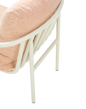 Bendt fåtölj Pearl White/Teddy Orange, en produkt av hög kvalitet till bra pris från Ulfåsa möbler