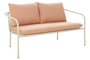 Bendt 2-sitssoffa Pearl White/Teddy Orange, en produkt av hög kvalitet till bra pris från Ulfåsa möbler