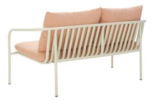 Bendt 2-sitssoffa Pearl White/Teddy Orange, en produkt av hög kvalitet till bra pris från Ulfåsa möbler