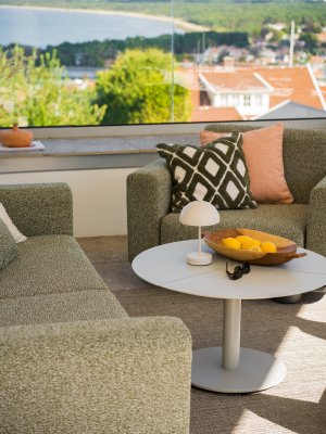 Bolster 2,5-sits soffa Antracit/Teddy Verde, en produkt av hög kvalitet till bra pris från Ulfåsa möbler