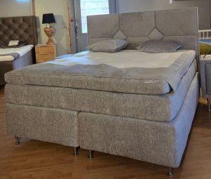 HIGH LUX Kontinentalsäng 180cm, en produkt av hög kvalitet till bra pris från Ulfåsa möbler