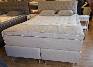 Kontinentalsäng 160 cm, en produkt av hög kvalitet till bra pris från Ulfåsa möbler