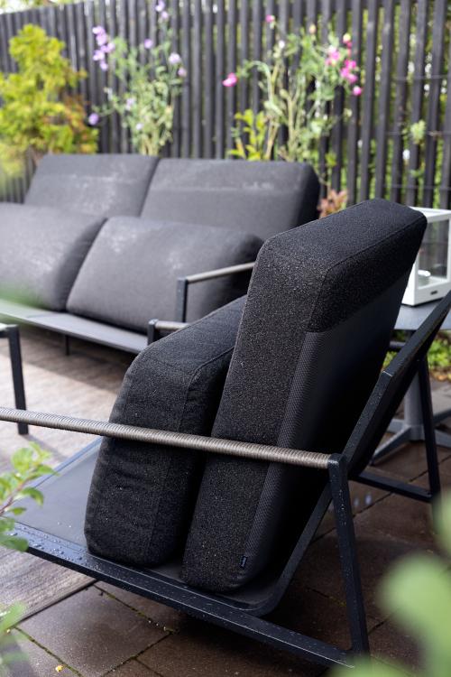 Lyra 2,5-sits soffa Svart/Teddy Black, en produkt av hög kvalitet till bra pris från Ulfåsa möbler