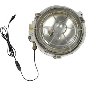 Rå gammal vägglampa, en produkt av hög kvalitet till bra pris från Ulfåsa möbler