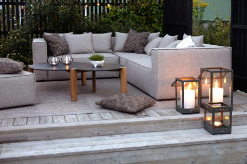 Muki ottoman Light Taupe, en produkt av hög kvalitet till bra pris från Ulfåsa möbler