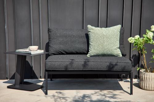 Upper mittdel Svart/Teddy Black, en produkt av hög kvalitet till bra pris från Ulfåsa möbler