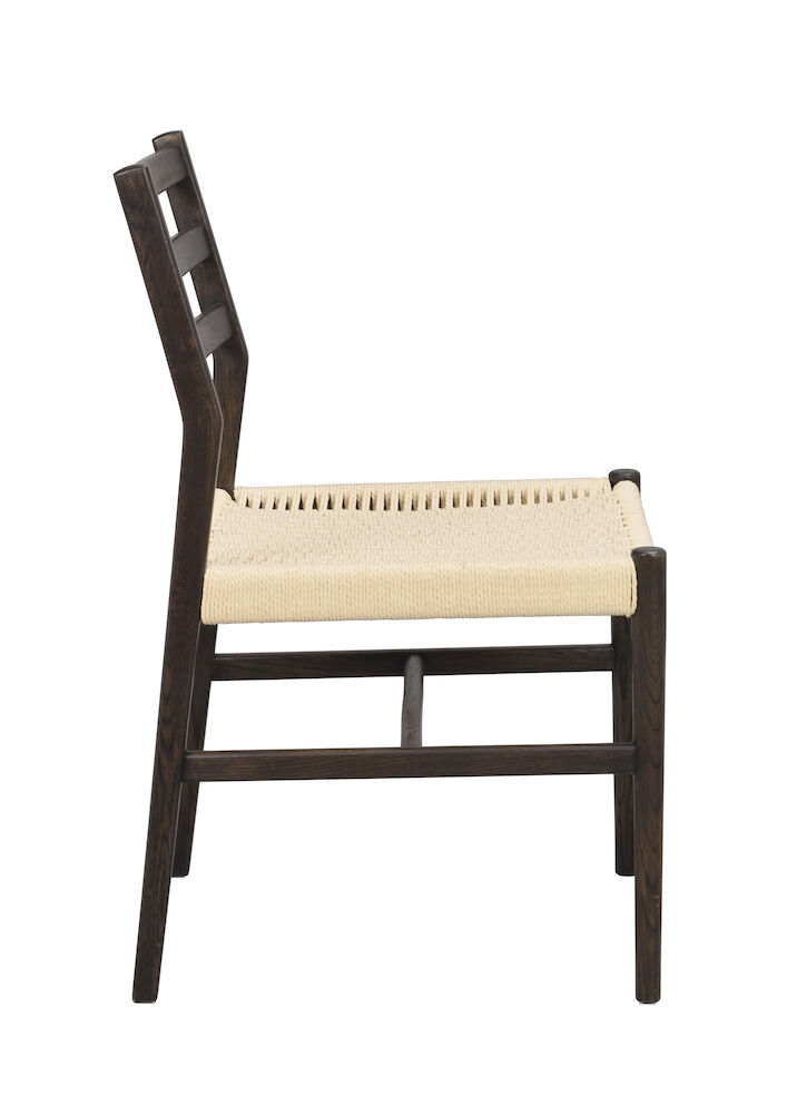 Harlan stol brun ek/flätad sits, en produkt av hög kvalitet till bra pris från Ulfåsa möbler