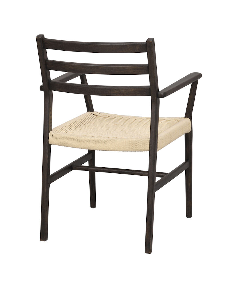 Harlan karmstol brun ek/flätad sits, en produkt av hög kvalitet till bra pris från Ulfåsa möbler