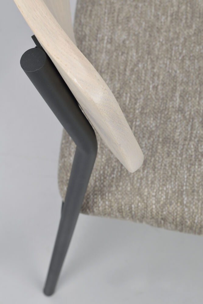 Maymont stol vitpig.ekrygg/mörkbeige tyg/svart metall stapelbar, en produkt av hög kvalitet till bra pris från Ulfåsa möbler