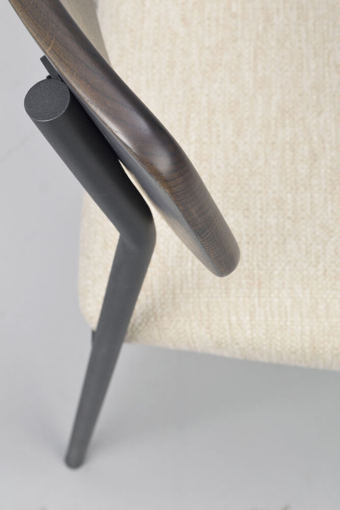 Maymont stol brun ekrygg/ljusbeige tyg/svart metall stapelbar, en produkt av hög kvalitet till bra pris från Ulfåsa möbler