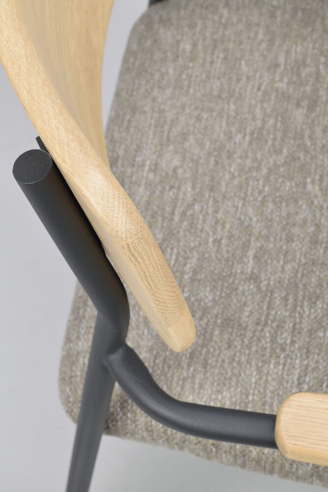 Maymont karmstol ekrygg/mörkbeige tyg/svart metall stapelbar, en produkt av hög kvalitet till bra pris från Ulfåsa möbler