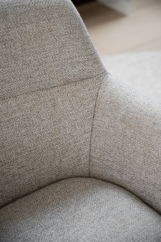 Gladstone karmstol ljusbeige tyg/svart metall snurr-tilt, en produkt av hög kvalitet till bra pris från Ulfåsa möbler