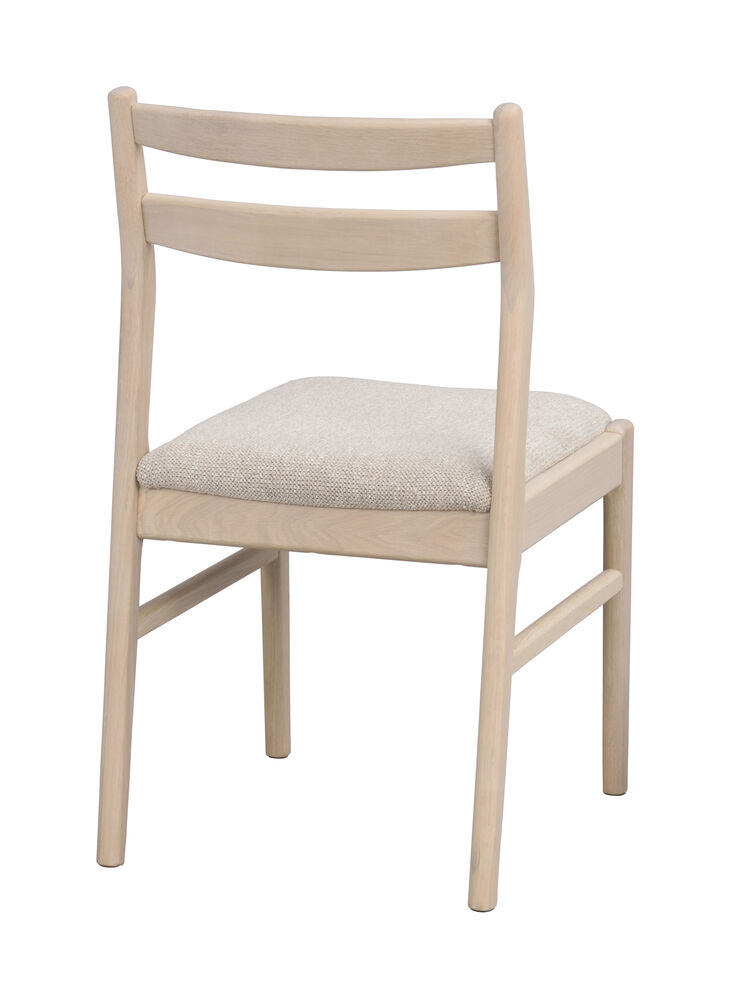 Kerwin stol vitpigmenterad ek/ljusbeige tyg, en produkt av hög kvalitet till bra pris från Ulfåsa möbler