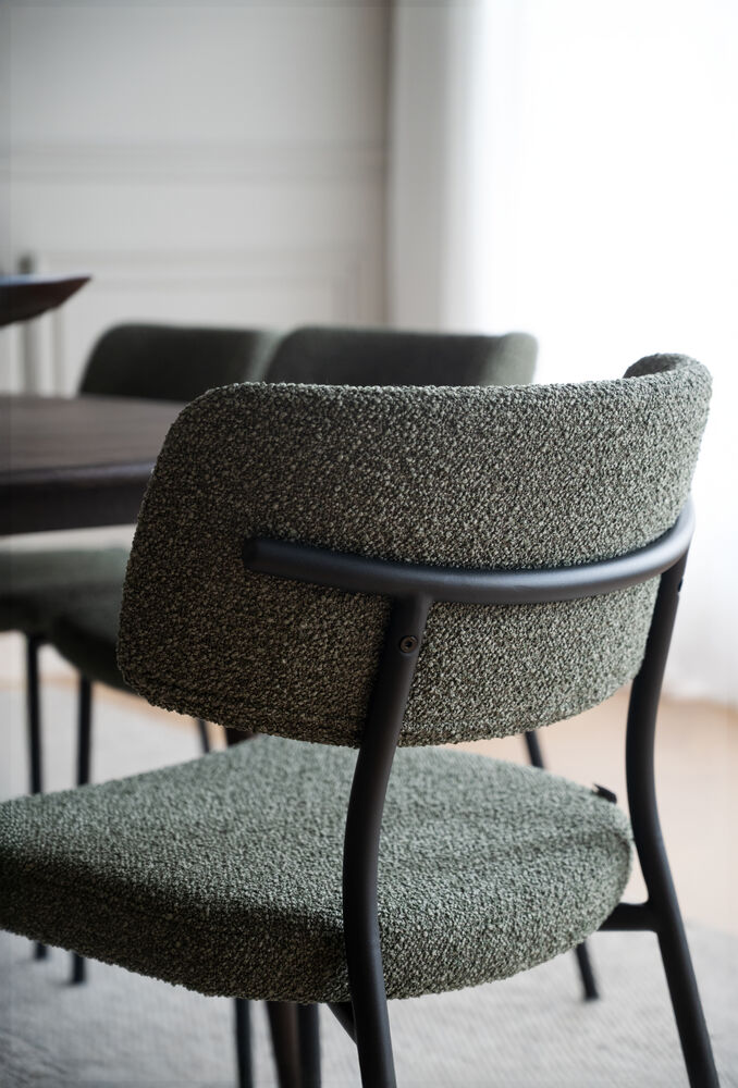 Herbster stol grönt tyg/svarta metallben, en produkt av hög kvalitet till bra pris från Ulfåsa möbler