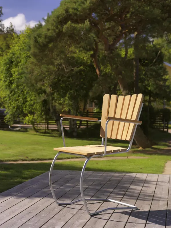 56:an karmstol Natur/grå, en produkt av hög kvalitet till bra pris från Ulfåsa möbler