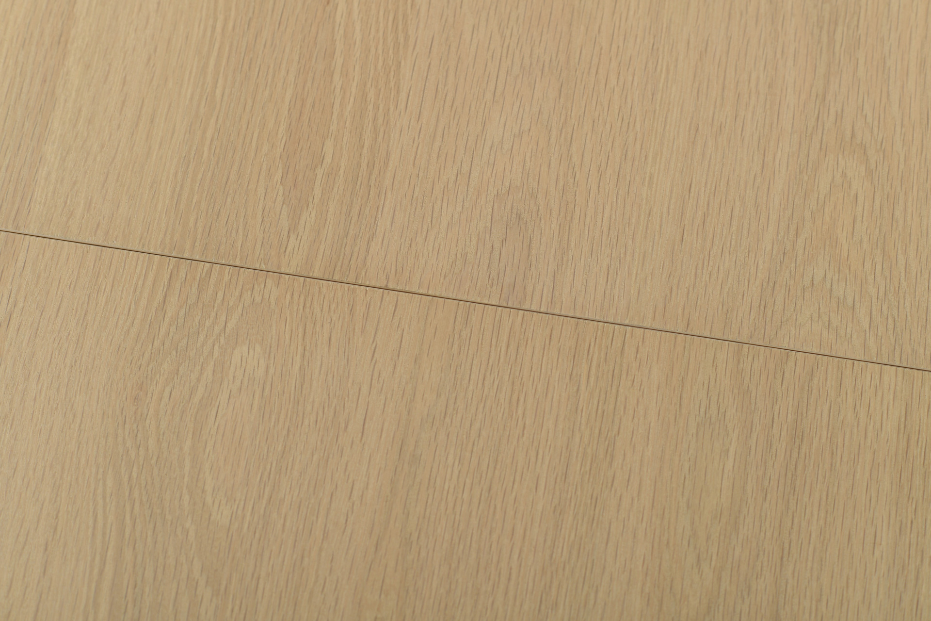 ALVER Matbord 105 vitpig. inkl 2 tillägg, en produkt av hög kvalitet till bra pris från Ulfåsa möbler