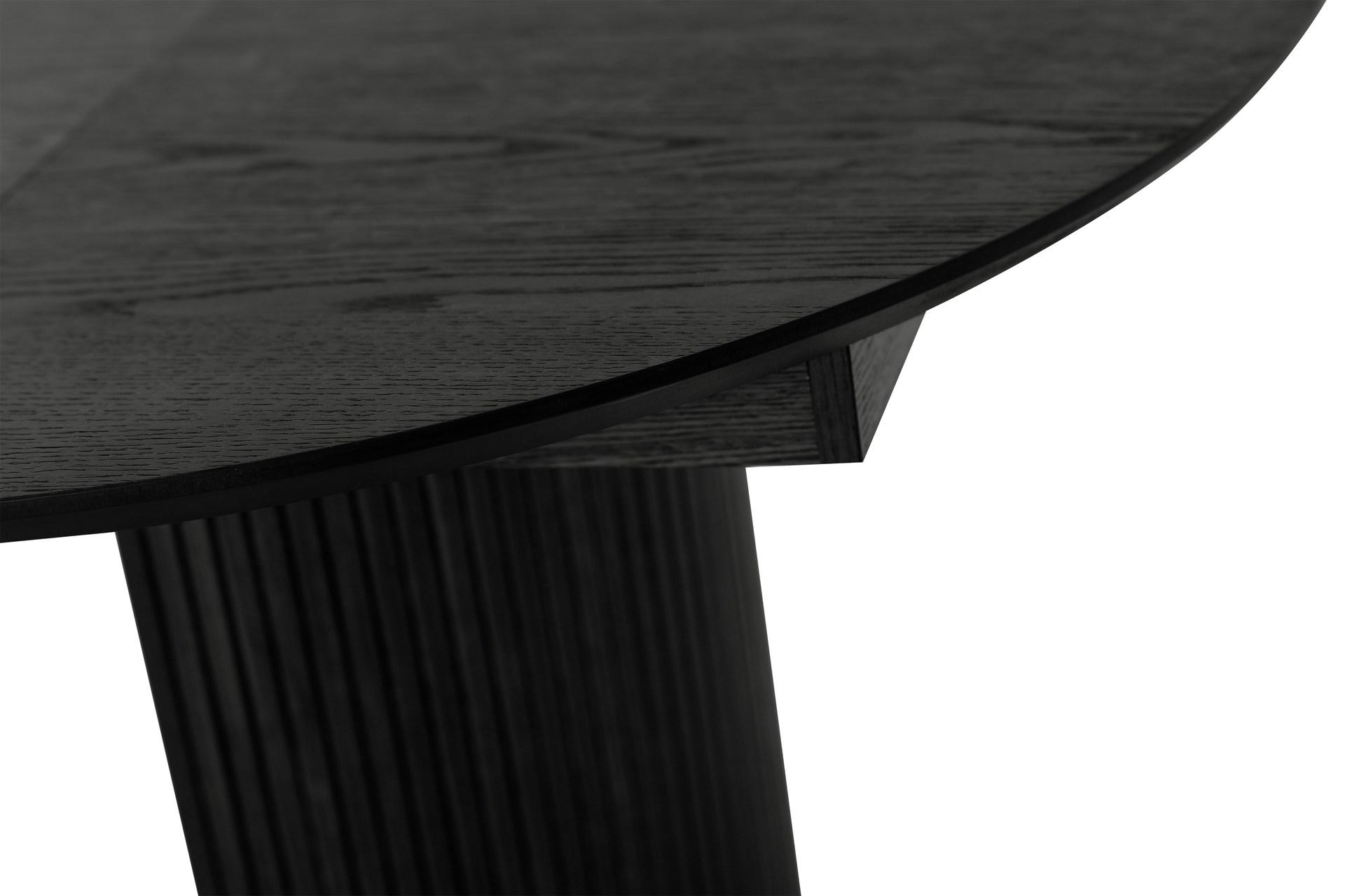 SCARLETT Matbord ø105, svartlackad ask, en produkt av hög kvalitet till bra pris från Ulfåsa möbler