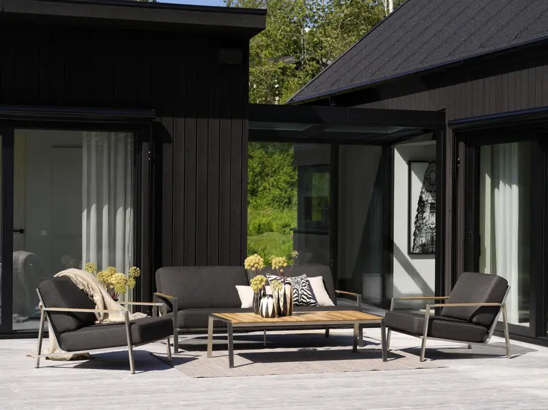 Naos 2,5-sits soffa Rostfritt stål/Nearly black, en produkt av hög kvalitet till bra pris från Ulfåsa möbler