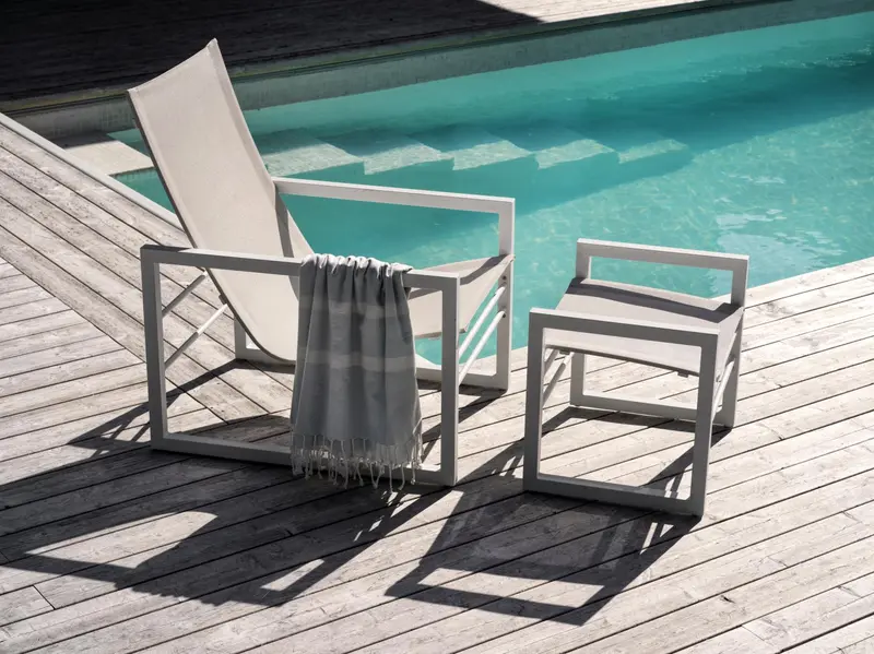 Vevi fotpall Vit/Off-white, en produkt av hög kvalitet till bra pris från Ulfåsa möbler