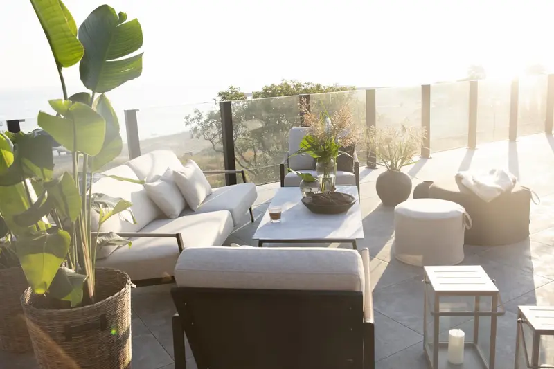 Lyra 2,5-sits soffa Svart/Sand, en produkt av hög kvalitet till bra pris från Ulfåsa möbler