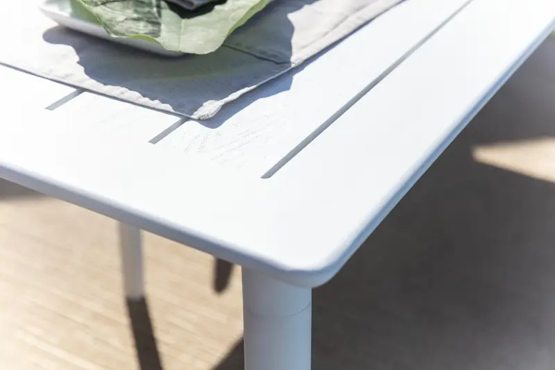 Nimes matbord Vit, en produkt av hög kvalitet till bra pris från Ulfåsa möbler