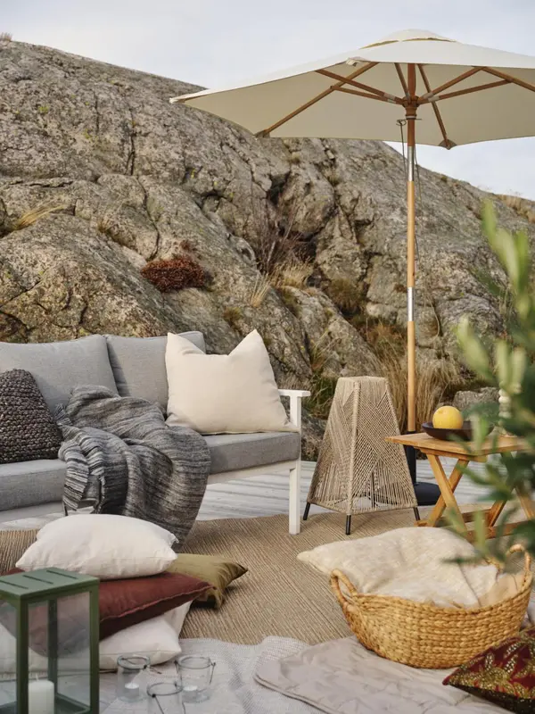 Samvaro High 3-sitssoffa Vit/Pearl grey, en produkt av hög kvalitet till bra pris från Ulfåsa möbler