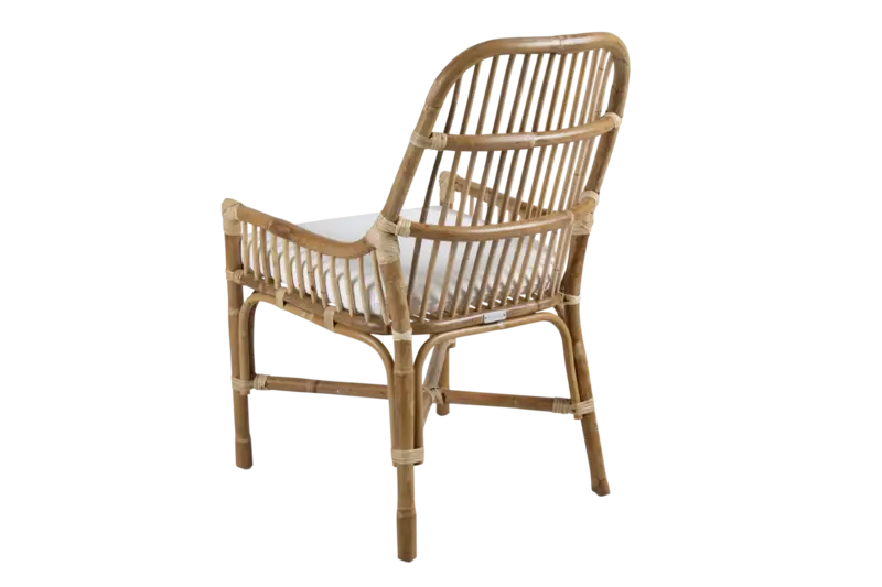 Vallda matstol Natur/vit, en produkt av hög kvalitet till bra pris från Ulfåsa möbler