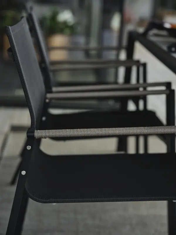 Lyra matstol Svart/grå, en produkt av hög kvalitet till bra pris från Ulfåsa möbler