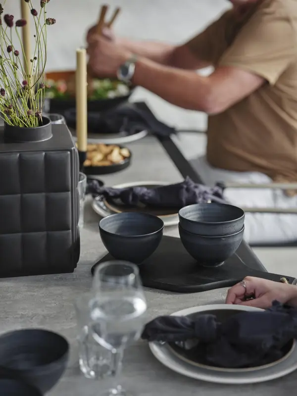 Lyra matbord Svart/Sand, en produkt av hög kvalitet till bra pris från Ulfåsa möbler