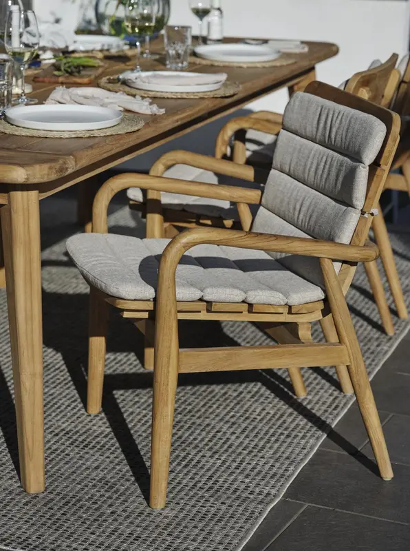 Lilja karmstol Natur, en produkt av hög kvalitet till bra pris från Ulfåsa möbler