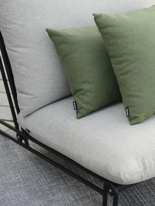 Blixt loungefåtölj Svart/Cley beige, en produkt av hög kvalitet till bra pris från Ulfåsa möbler