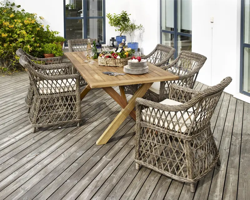 Beatrice karmstol Brun/beige, en produkt av hög kvalitet till bra pris från Ulfåsa möbler