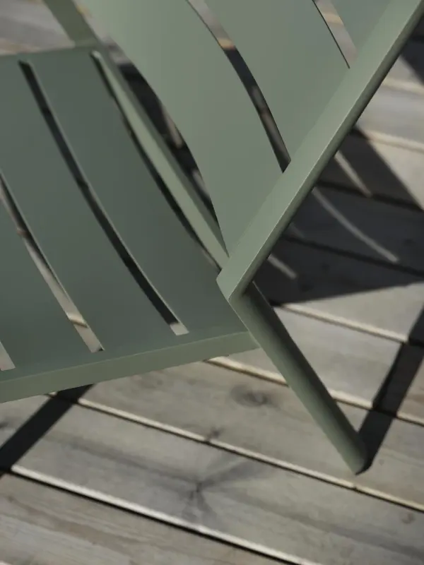 Delia loungefåtölj Dusty Green, en produkt av hög kvalitet till bra pris från Ulfåsa möbler