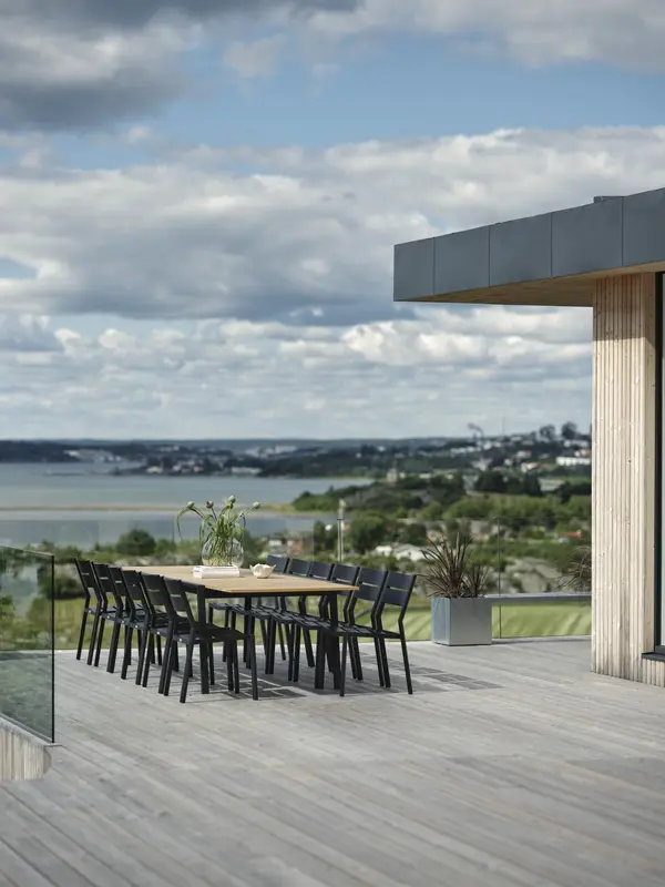 Delia matstol Svart, en produkt av hög kvalitet till bra pris från Ulfåsa möbler