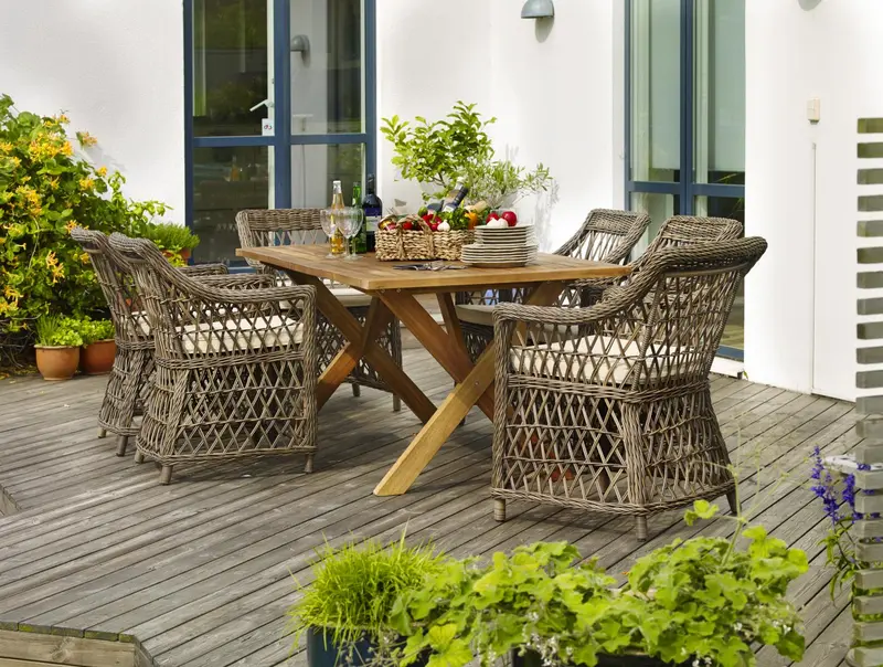 Beatrice karmstol Brun/beige, en produkt av hög kvalitet till bra pris från Ulfåsa möbler