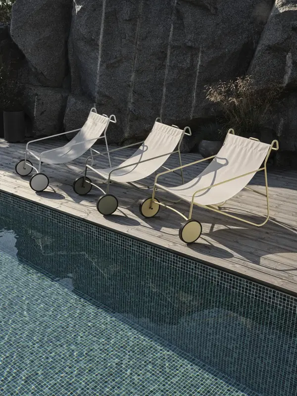 Poul Chair loungefåtölj Vit/Off-white, en produkt av hög kvalitet till bra pris från Ulfåsa möbler